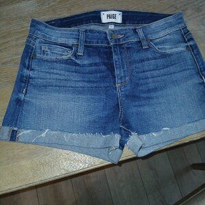 Paige demin shorts with built-in cuffs... Very comfortable and stylish